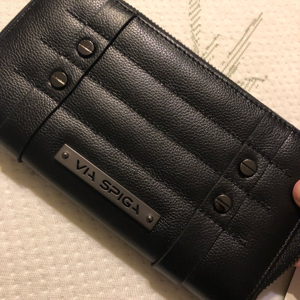 Black wallet